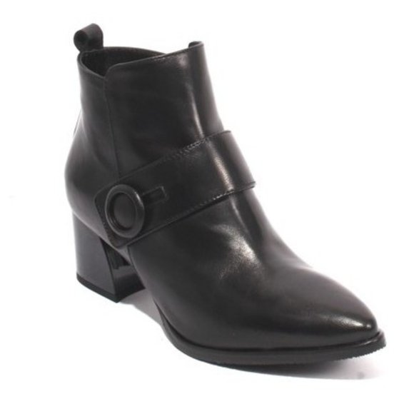 ITALIAN Black Leather Pointy Zip Heels Ankle Boots - Picture 1 of 8